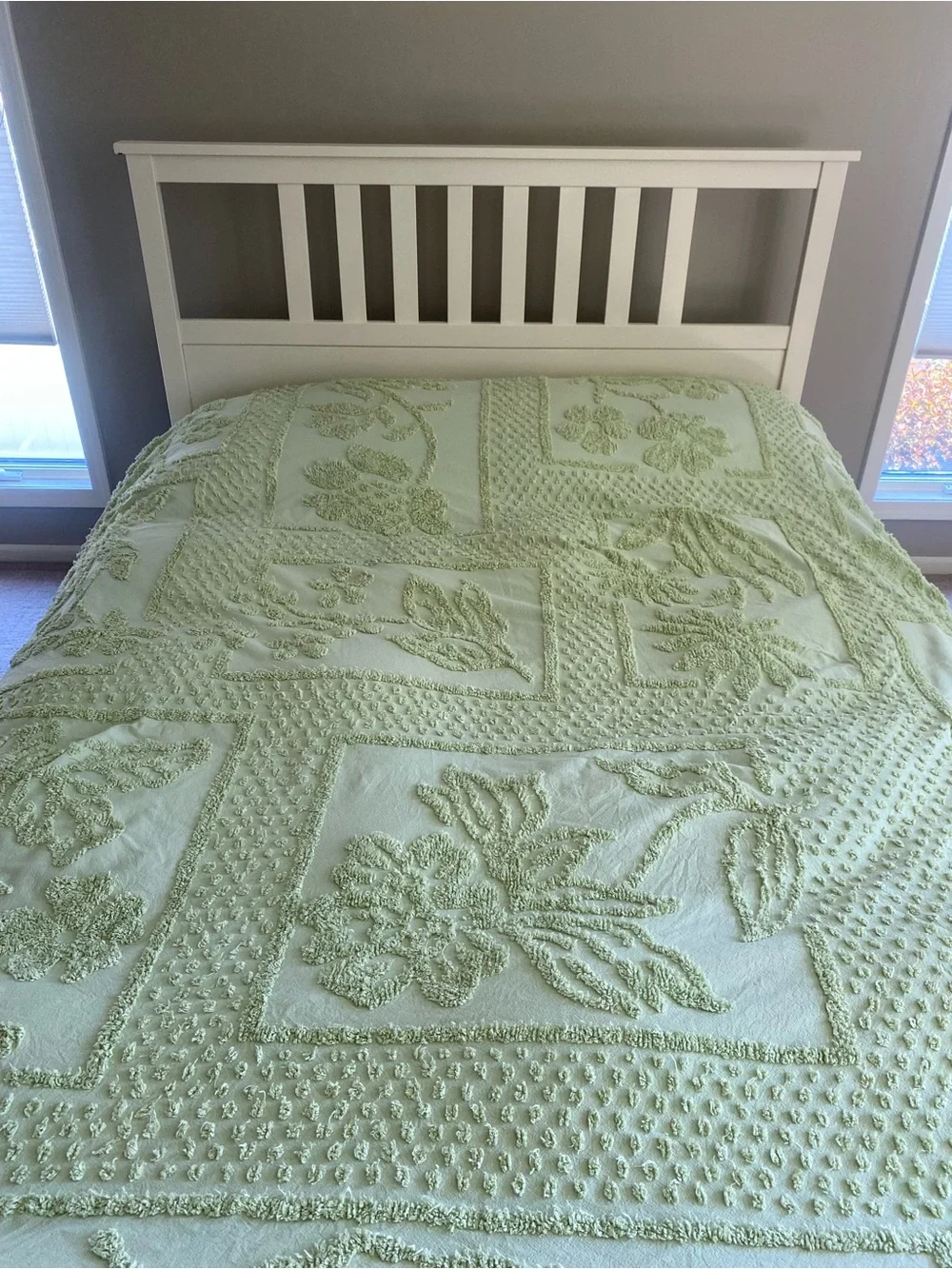 Vintage Chenille Textured Floral Cotton Bedspread in Light Green Boho